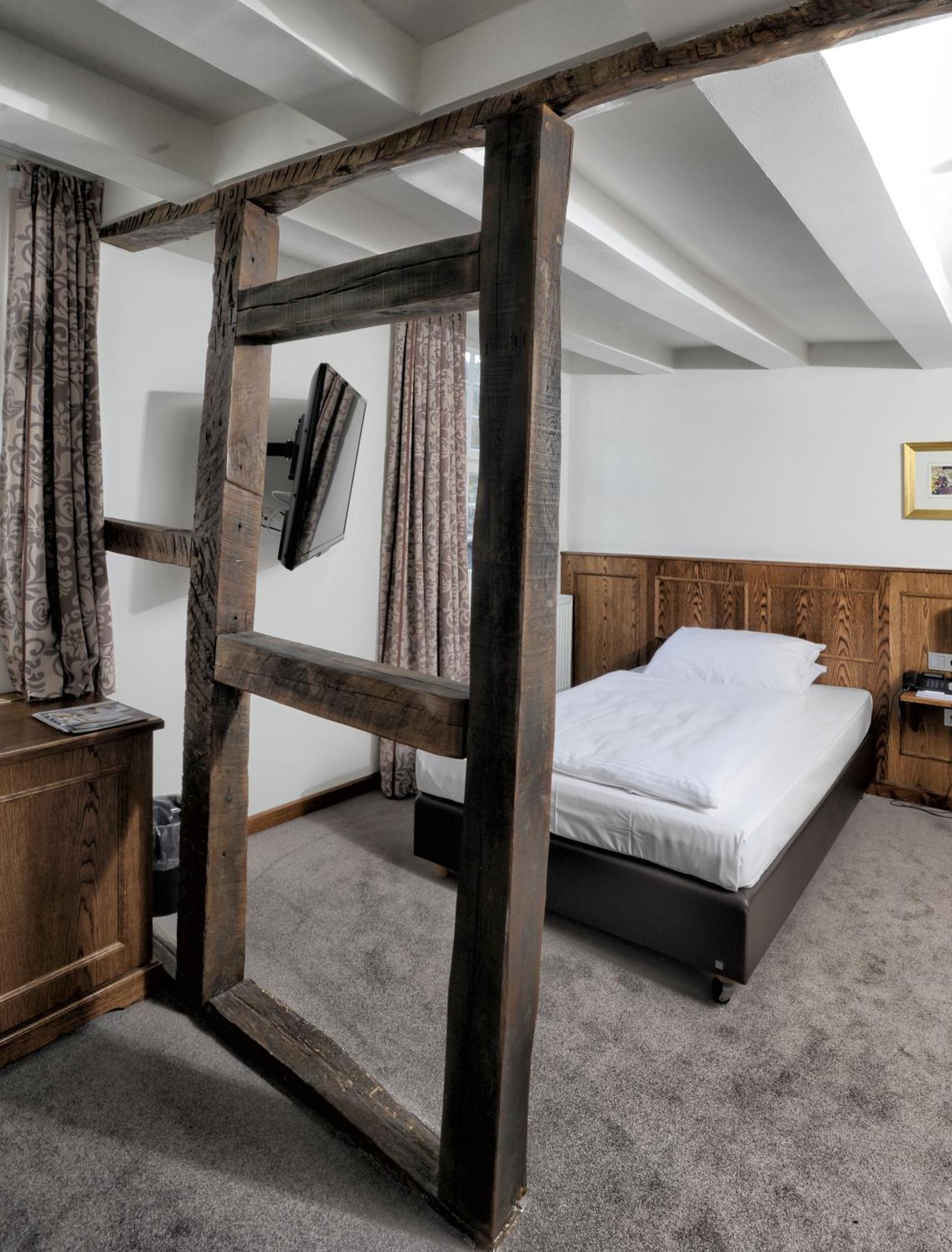 Hotel Graefrather Hof Solingen Quarto foto