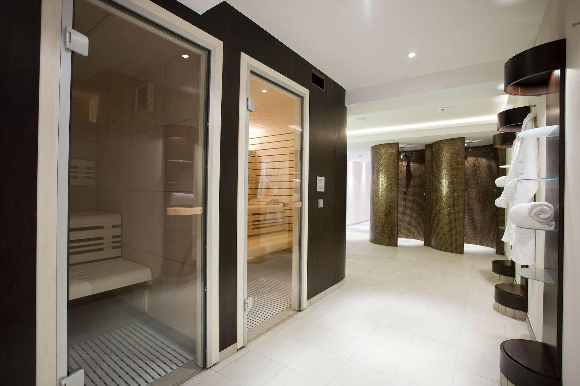Hotel Graefrather Hof Solingen Facilidades foto