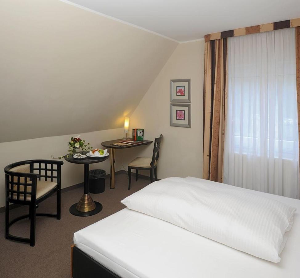 Hotel Graefrather Hof Solingen Quarto foto