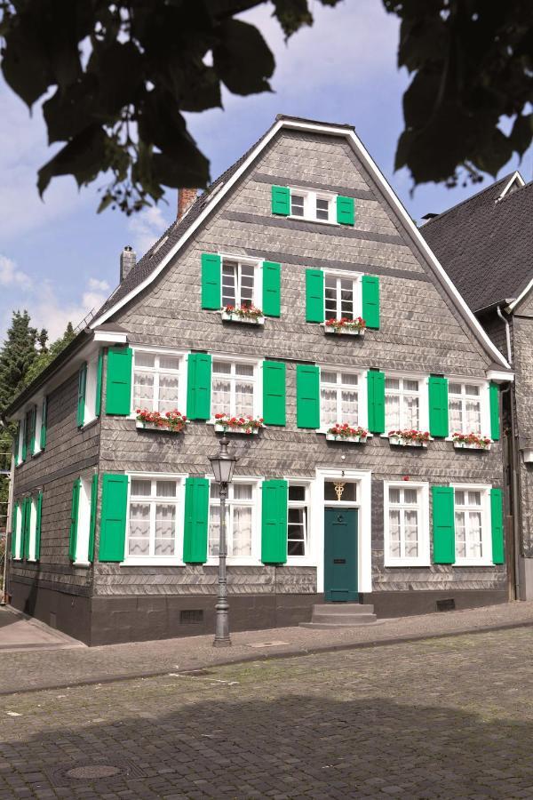 Hotel Graefrather Hof Solingen Exterior foto